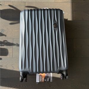 Swissgear The Energie Carry-On Spinner Hardshell Suitcase (Iron Grey)